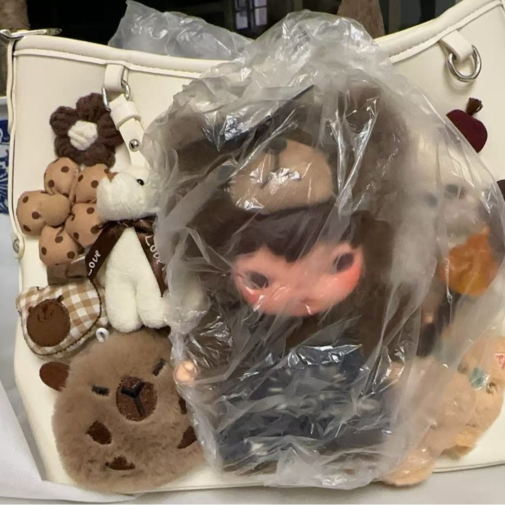 Bags with Pop Mart Hirono